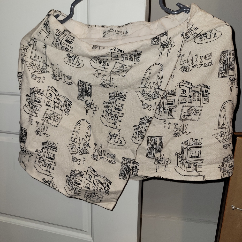 Abercrombie & Fitch Cream and Black Graphic Mini Skirt